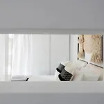 Sersi Paros &