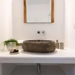 Sersi Paros & شقة Pounda