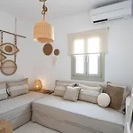 Sersi Paros & Apartmán *