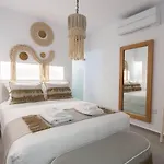 Sersi Paros & * Pounda