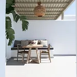 Sersi Paros & Apartmán Pounda