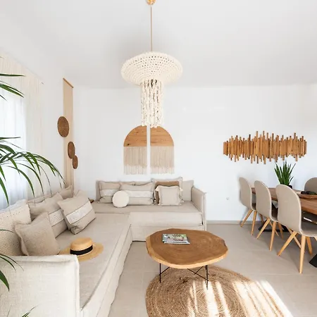 Sersi Paros & Lejlighed